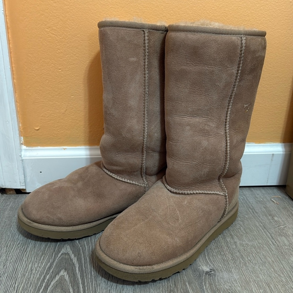 Tall tan Uggs